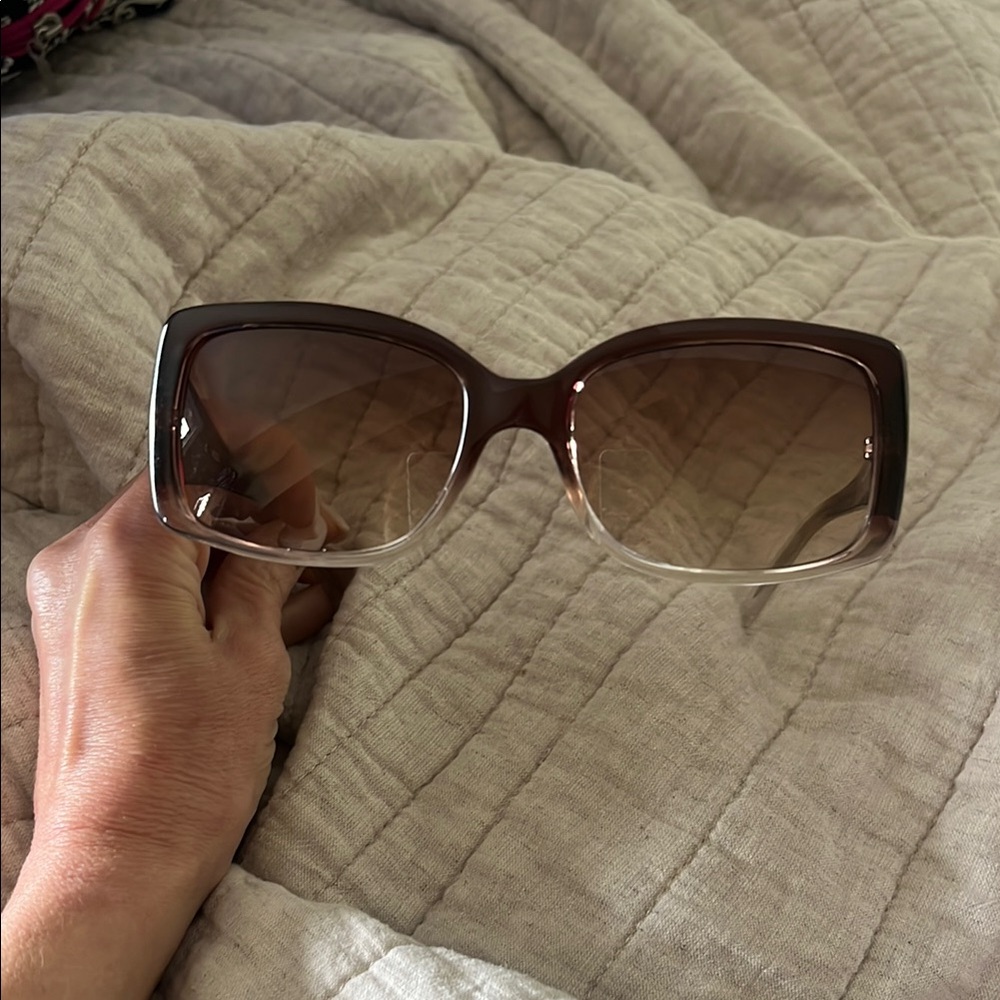 Guess Brown Rectangular Sunglasses With Gradient … - image 1